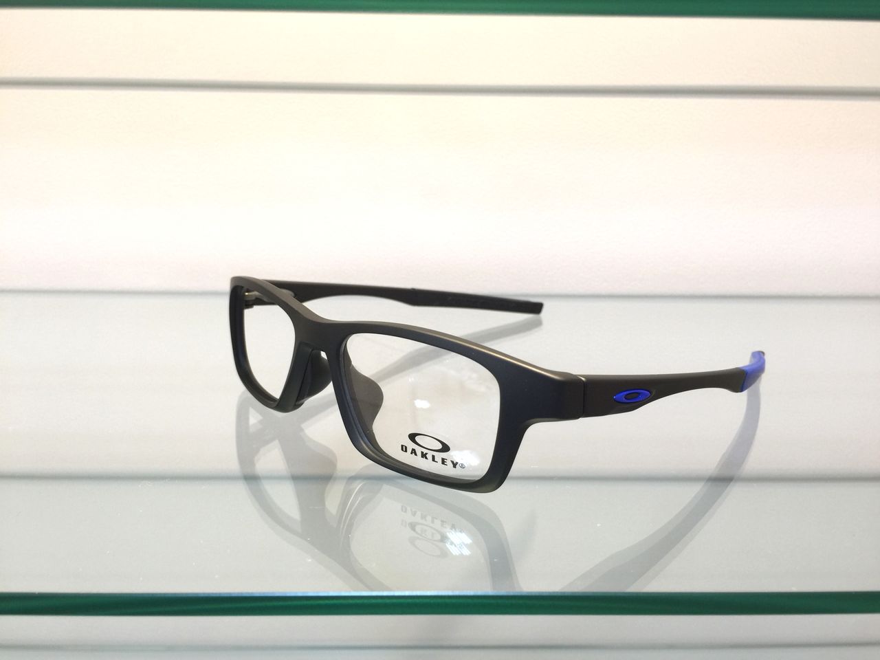 For Oakley Sutro Lite Sweep サングラス ブルー/ぎんいろ/グリーン 偏光レンズ 交換用レンズ SOODASE For  Oakley Sutro Lite Sweep サングラス ブラック/グリーン 2 ペア 偏光レンズ 交換用 SOODASE 3 ペア 交換用メガネ脚  為に Oakley Crosslink そして Sweep 処方 ... SOODASE 2 ペア 交換用メガネ脚 為に Oakley Crosslink そして Sweep 処方メガネフレーム