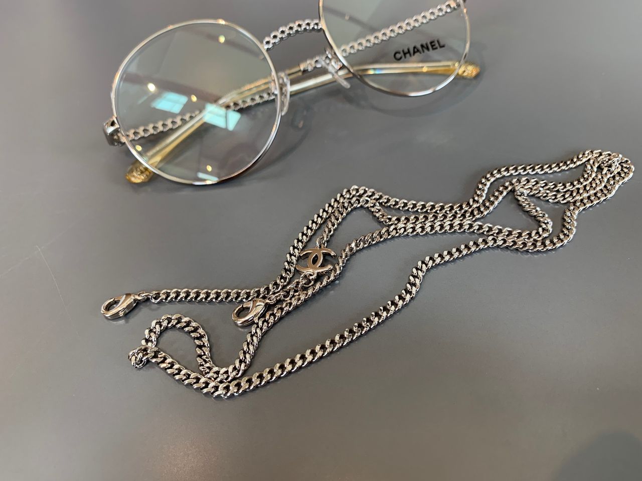 CHANEL : メガネの松村