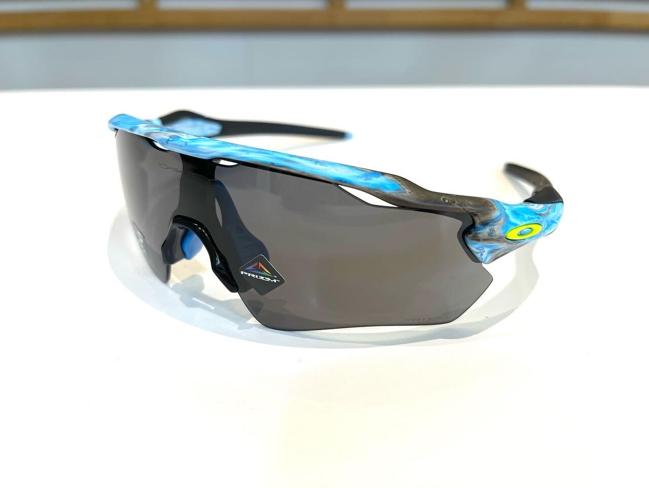 OAKLEY「Sanctuary Collection」 : メガネの松村