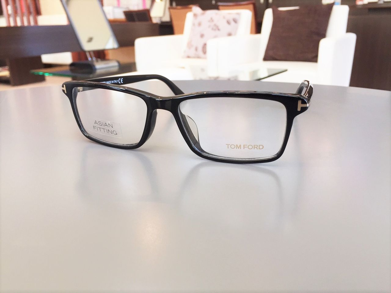 TOM FORD : メガネの松村