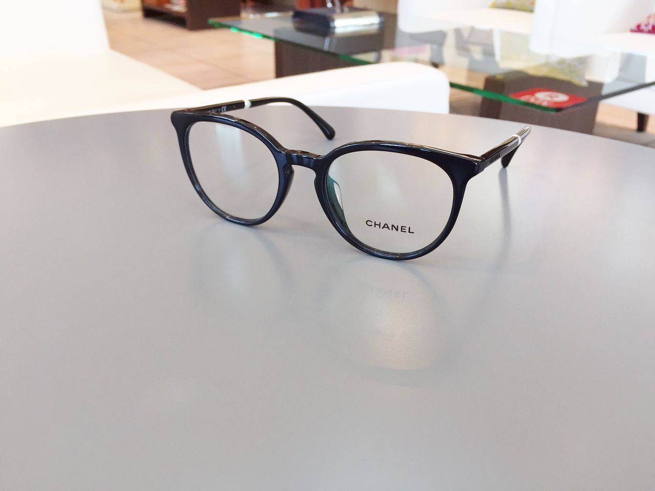 CHANEL : メガネの松村