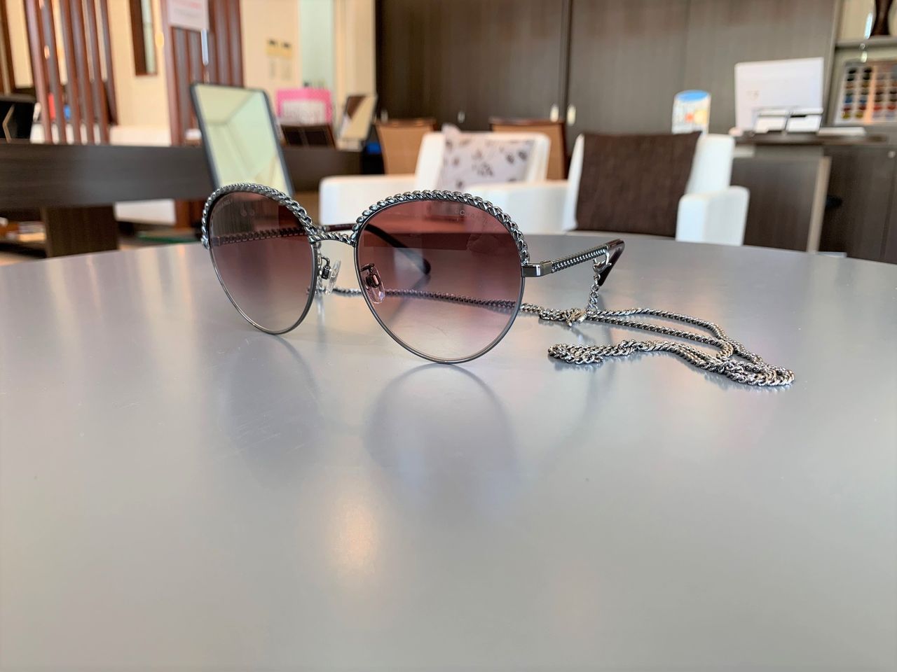 CHANEL : メガネの松村