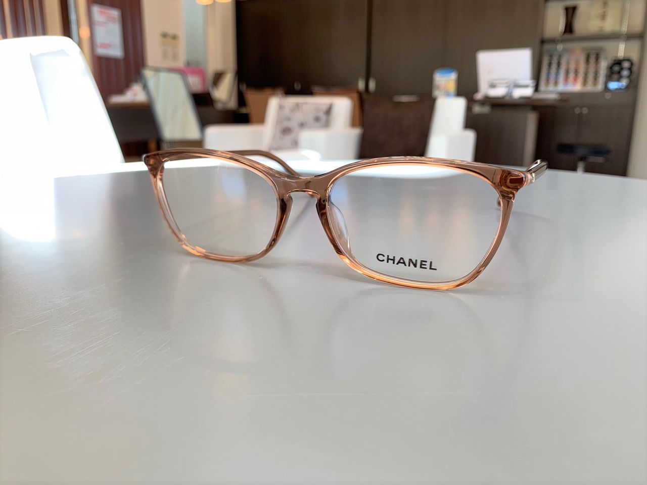 CHANEL : メガネの松村