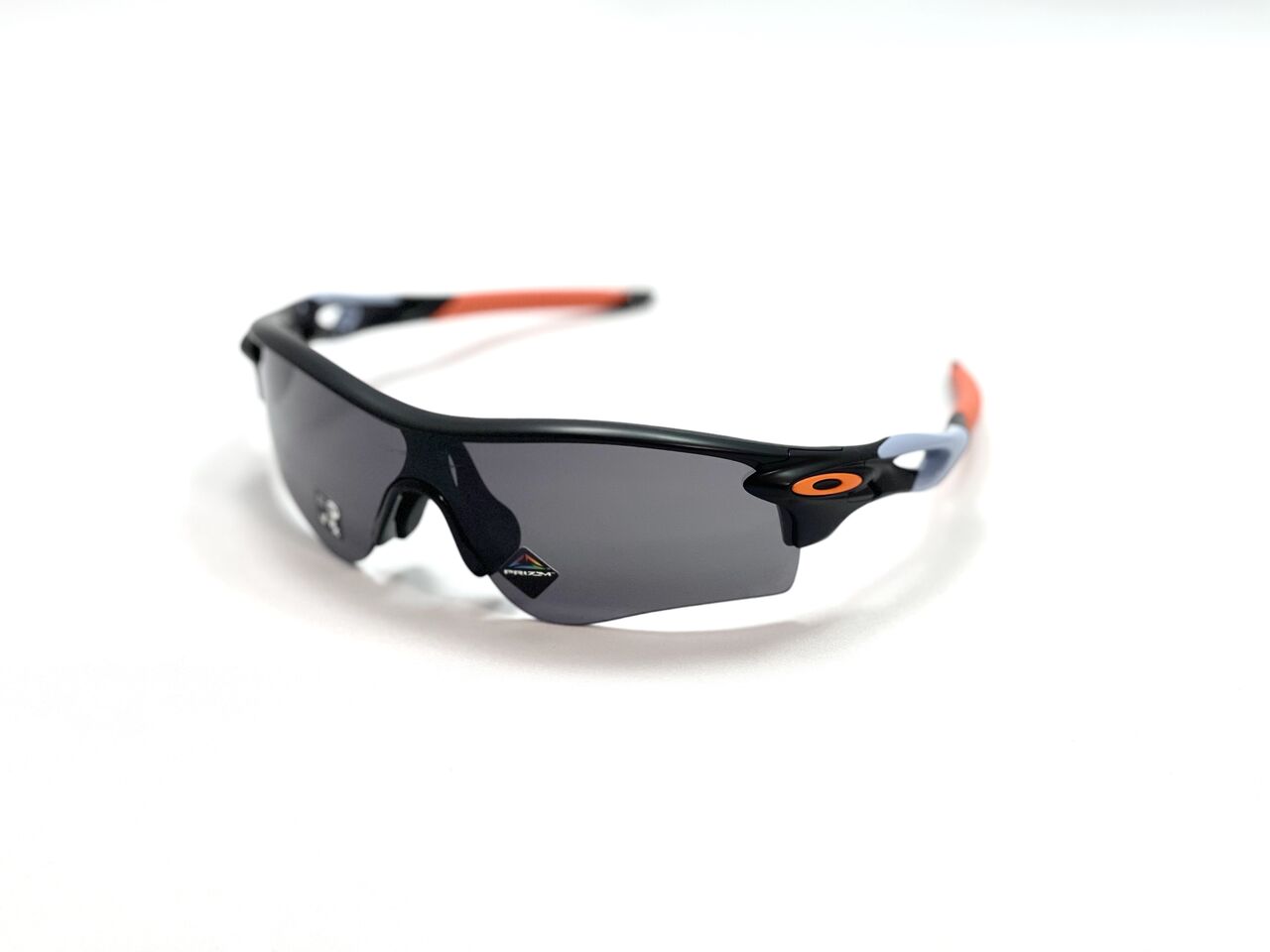 OAKLEYプロ野球コレクション「読売ジャイアンツ ホームモデル