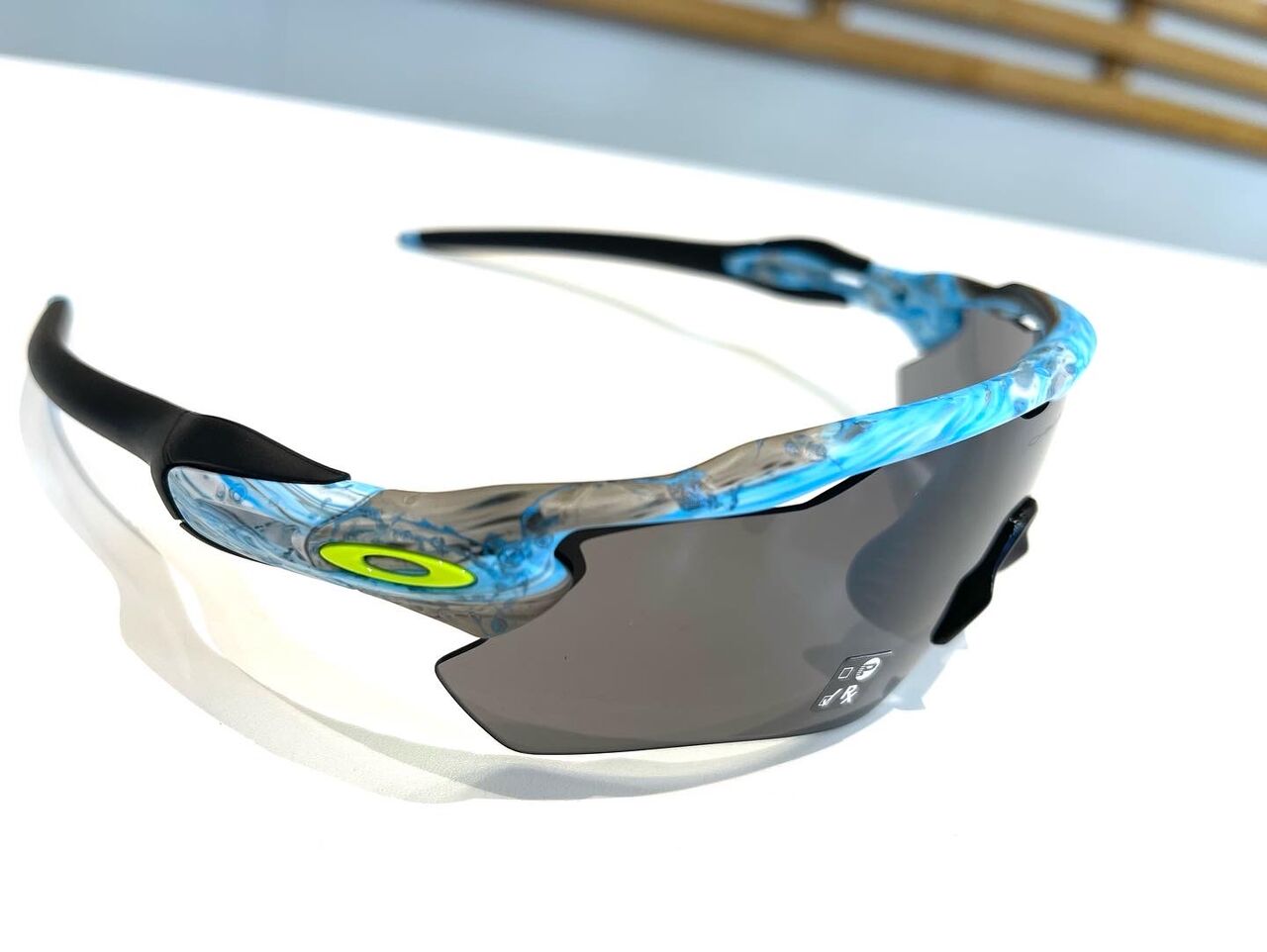 OAKLEY「Sanctuary Collection」 : メガネの松村