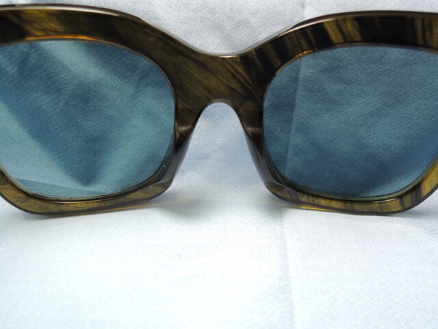 セル 樹脂 製メガネフレームの鼻盛り加工 納期3 5日 都内で メガネ 素早く修理 レーザーロウ付けの奥山メガネ