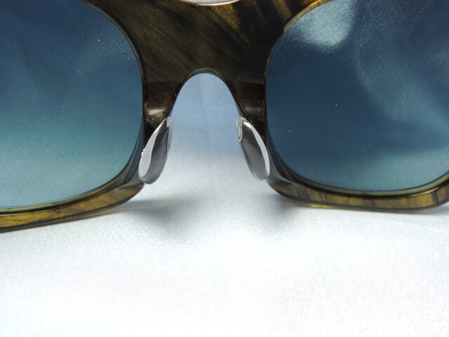 セル 樹脂 製メガネフレームの鼻盛り加工 納期3 5日 都内で メガネ 素早く修理 レーザーロウ付けの奥山メガネ