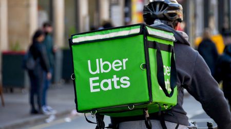 ウーバーイーツ