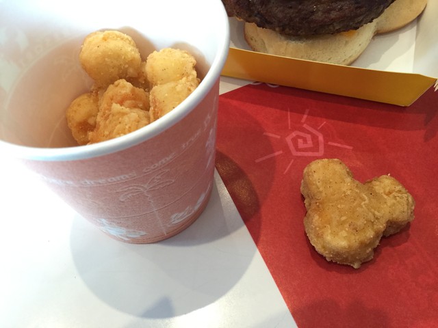 ディズニーランド ミッキー型ハンバーガー ４児まま Megu の育児日記