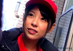 宅配ピザ屋、あおいれな!強引に媚薬を塗った巨根で立ちバックから・・・