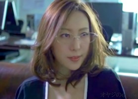 メガネ熟女、松下紗栄子!女上司の巨乳乳首にむしゃぶりつきパイパンの・・・