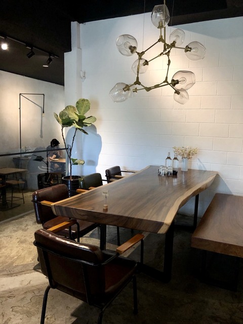 Thus Coffee カフェ シンガポール