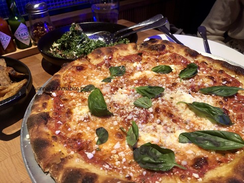 blue label pizzaシンガポール
