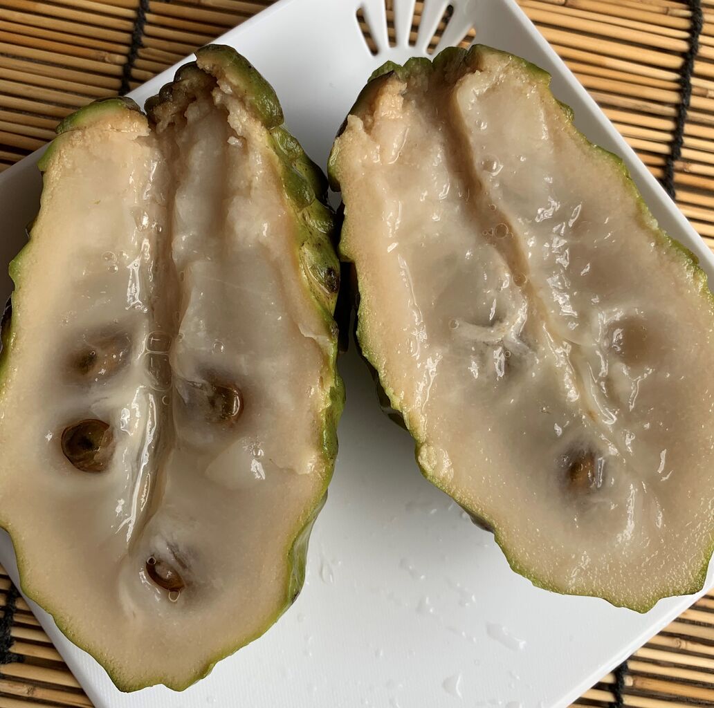 台湾産冷凍アテモヤ 甘くライチを感じる爽やかな後味が美味しい鳳梨