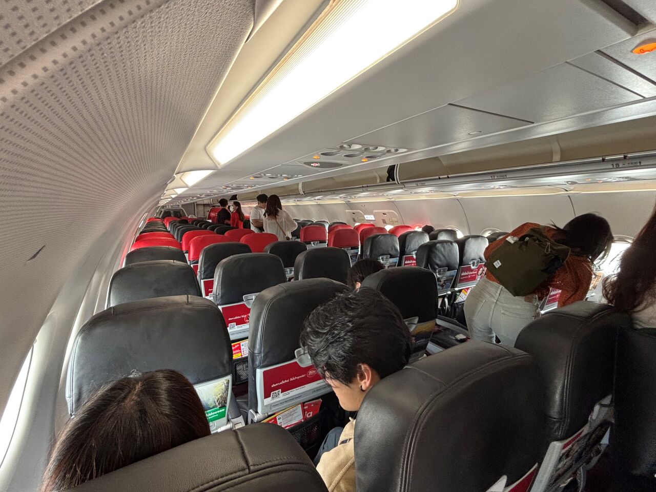 エアアジア初搭乗 定刻発着&機内でのバッテリー収納についてはアナウンス無く(那覇－桃園) : 好吃 好酒 好台湾！