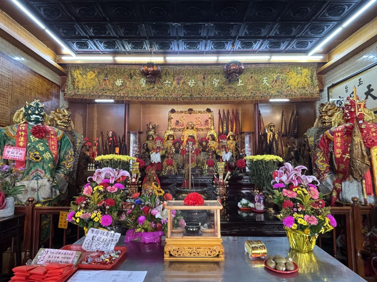新竹観光「新竹天后宮(六聖母媽祖廟)」湄洲島媽祖廟に祀られていた媽祖像? : 好吃 好酒 好台湾!