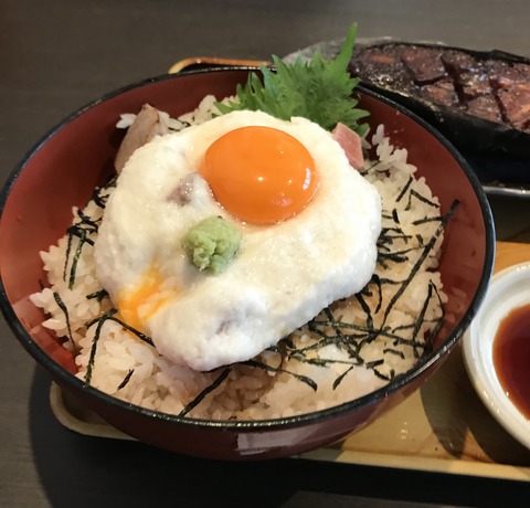 8902DFE7-EBFE-40B7-A2C3-2EA0E024FD45