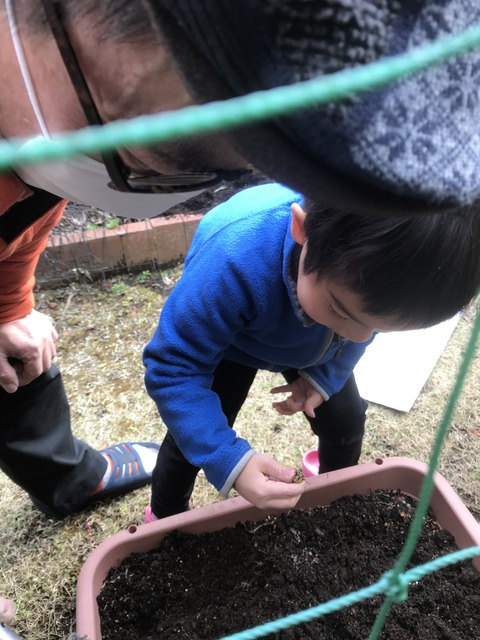 0AE4BABD-BA24-42F3-BDF6-CC26D0661470