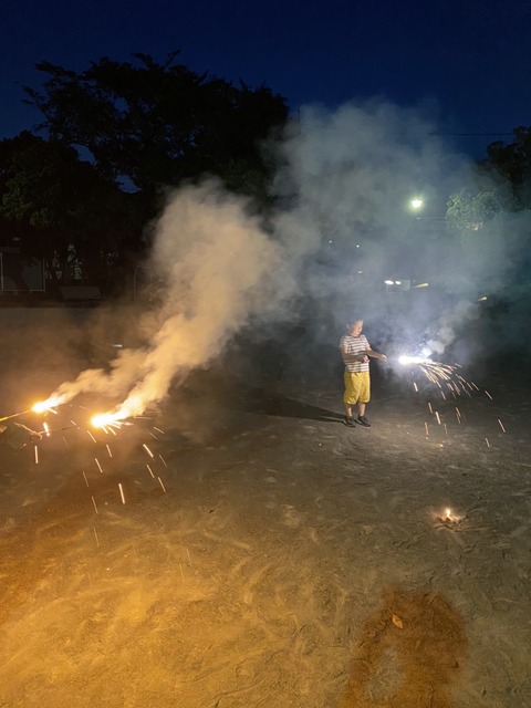 37C9B723-9501-45F0-BD6A-BA44EF08B071