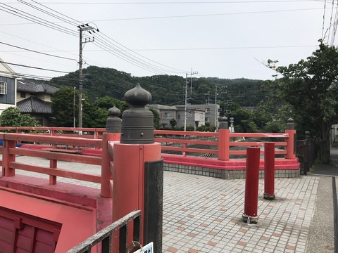 52E2E2E2-E139-4343-B712-9F51BE290120