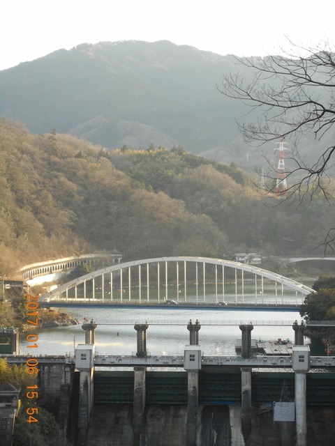 2016年末 100
