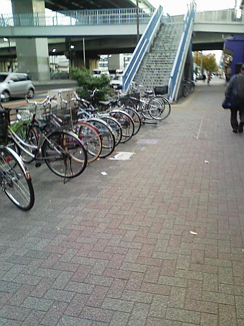 １１月は放置自転車追放月間 ルールを無視する人と 何もしない役所