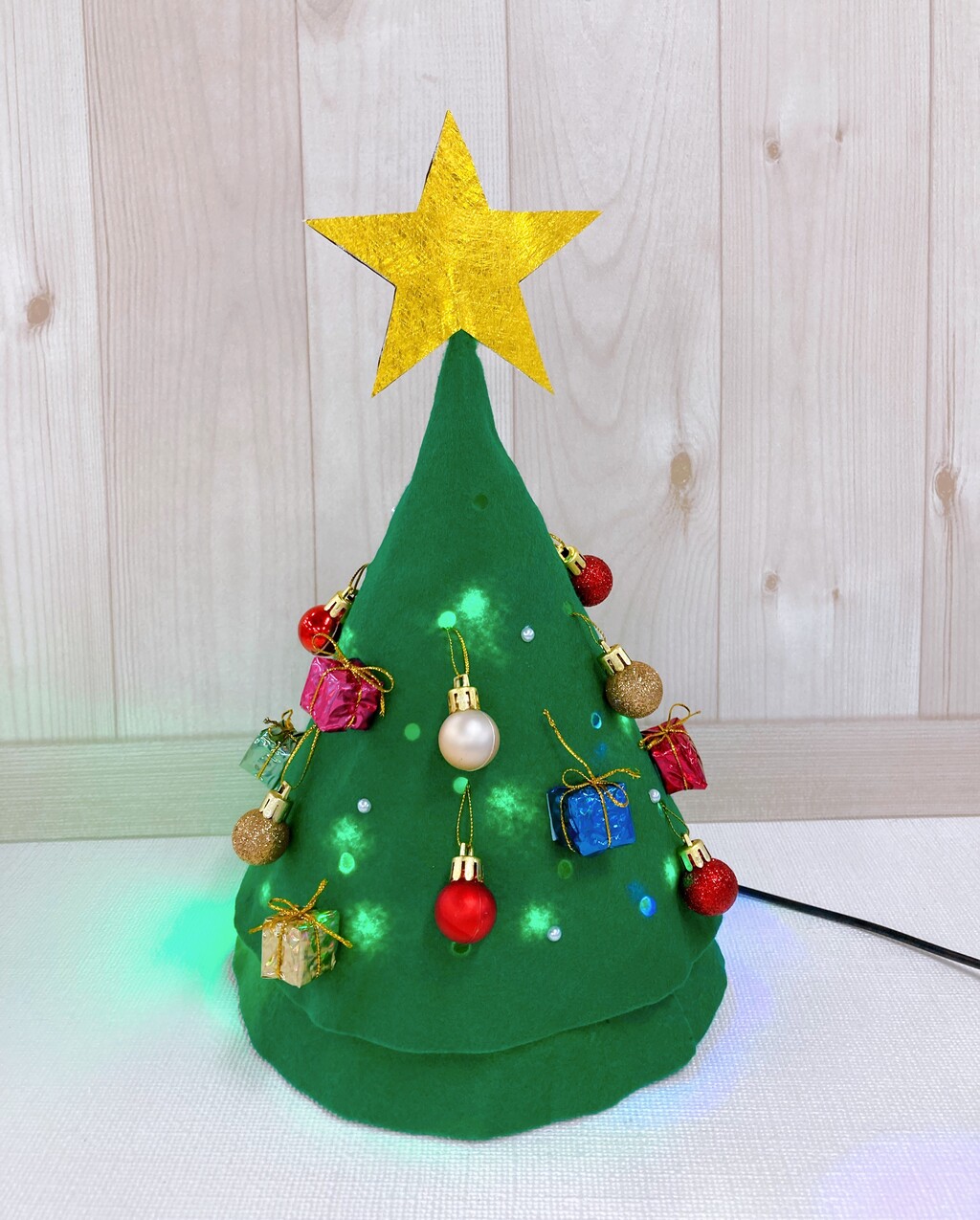 12月装飾 今年も Ledテープライトで作るクリスマスツリー を出しました ワクワク販促探検ブログ