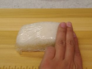 簡単おにぎりパトカーのお弁当d