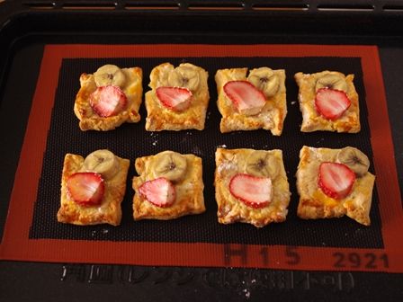 ホットケーキミックスで簡単デニッシュパンいちごとバナナ05
