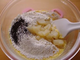 白桃と紅茶のパウンドケーキ03