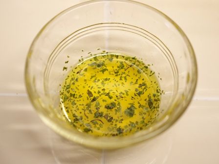 イタリアンハーブミックスとはちみつ塩レモンでつくる彩りサーモンサラダ03