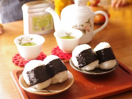 シーチキンとチーズのおにぎり