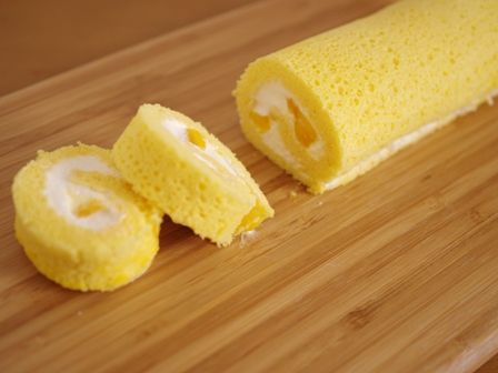 ホットケーキミックスで作るレンジで簡単マンゴーロールケーキ07