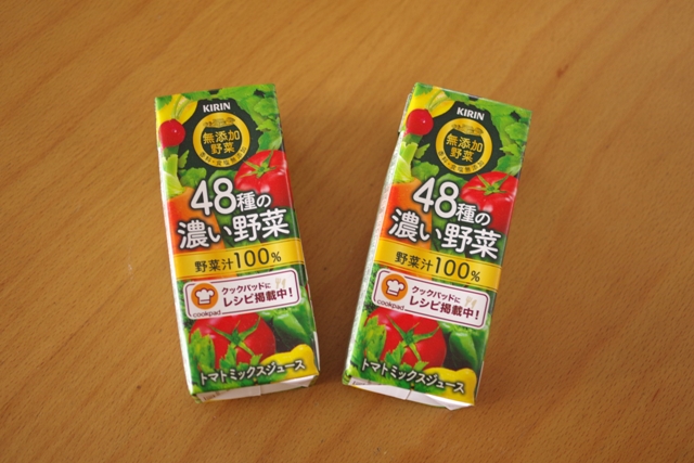 二層のゼリー野菜ジュースと桃缶00