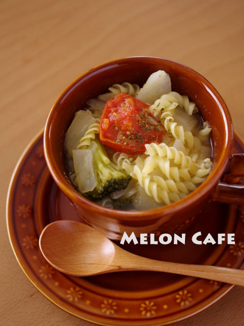 クルルでつくる野菜たっぷり彩りスープパスタ