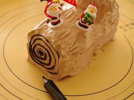 パウンドケーキで簡単ブッシュドノエル10