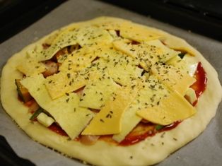 生地から手作り簡単ピザ07