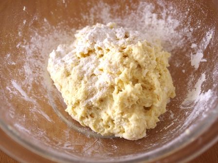 ホットケーキミックスで作る簡単ハムとチーズのカレーロールパン03