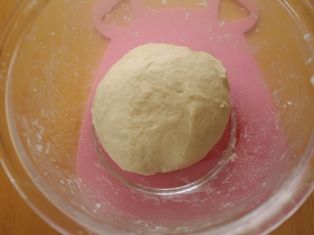 ソーセージで満足簡単手ごねパン03