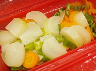 カラフルペパーのスパイシー鶏焼き02