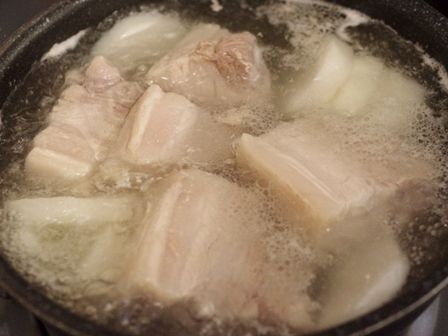 根野菜と豚肉ブロックでオレンジ豚煮03