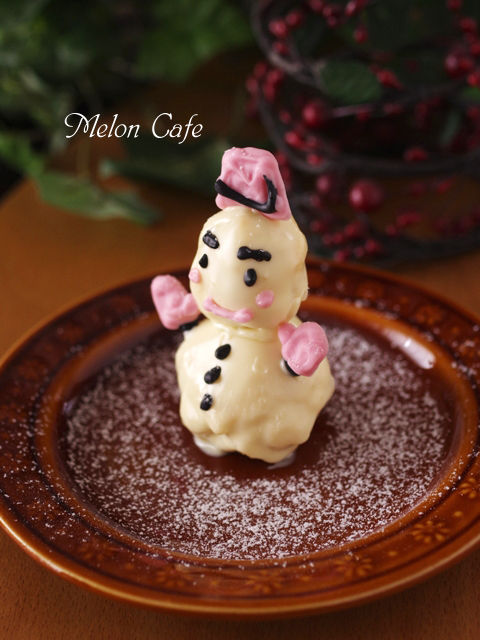ホットケーキミックスで簡単立体ケーキ雪だるまスノーマン