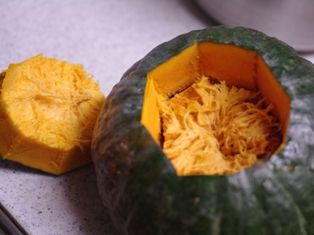 ジャックオーランタンのまるごとかぼちゃケーキe