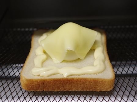 おばけトーストたまごとチーズ01