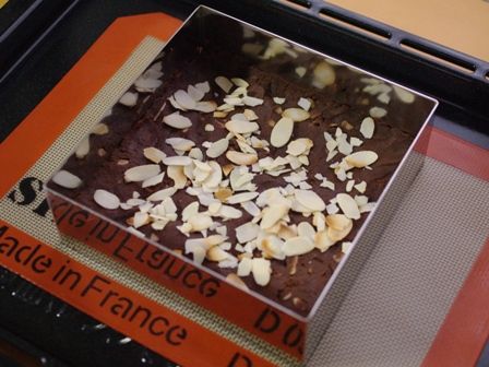 フルブラでつくる、パリさくアーモンドのチョコレートブラウニー04