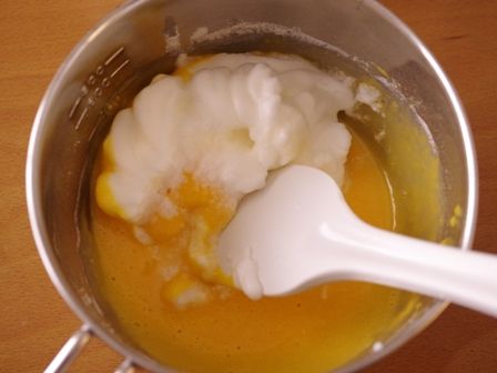 紙コップでシフォンケーキ作ってみました04