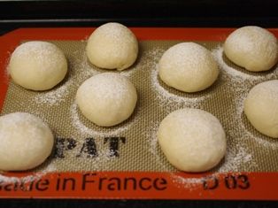 梅そぼろ入り、梅香るおかずパン06