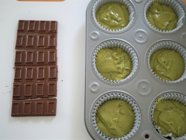 HMと板チョコで簡単抹茶カップケーキ_03