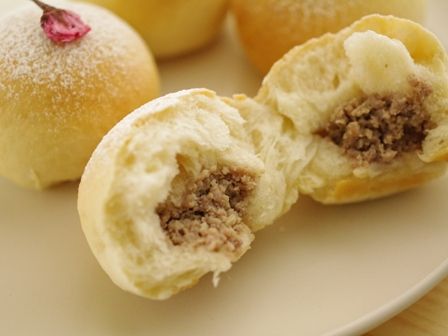 梅そぼろ入り、梅香るおかずパン00