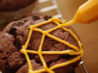 ハロウィンのチョコカップケーキ06